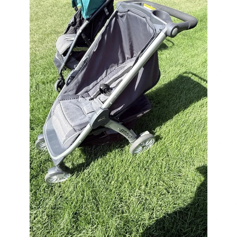 Chicco Bravo Quick-Fold Stroller Gently Used‎ Easy One-Hand Fold Compact